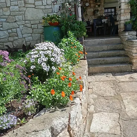 With Parking Space Liznjan, Medulin - 11152 Ližnjan